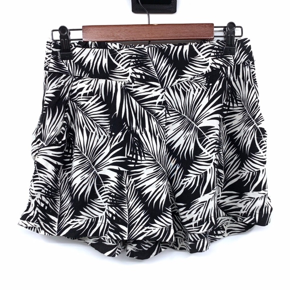 H&M Pants - H&M Black White Floral Palm Leaf High Waist Shorts